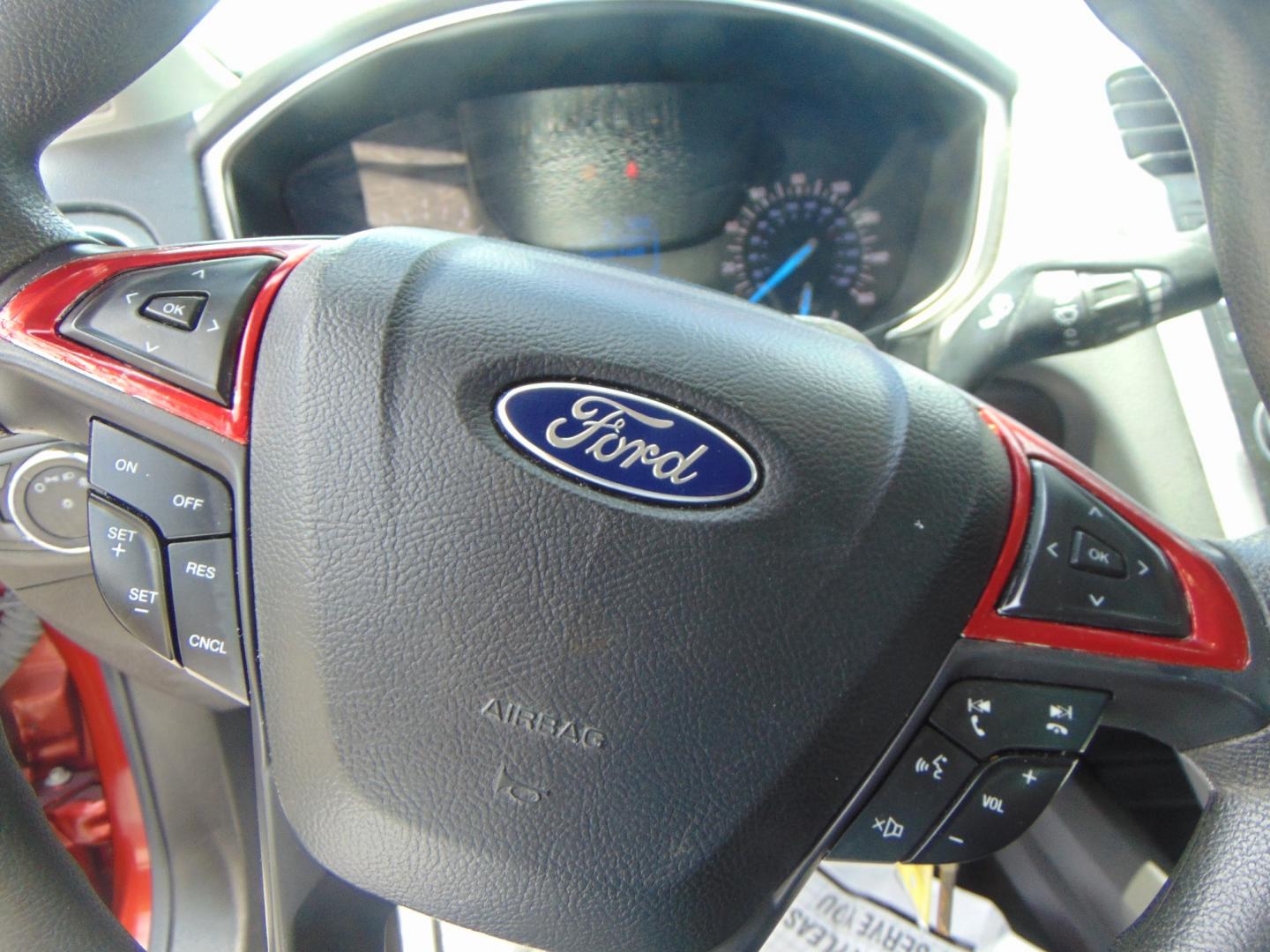 2014 Red Ford Fusion (3FA6P0G74ER) with an 4-Cyl 2.5 Liter engine, Automatic, 6-Spd transmission, located at 2105 Dixie Hwy, Louisville, KY, 40210, (502) 772-3333, 38.220932, -85.795441 - Unable to interpret response, please check raw response - Photo#23